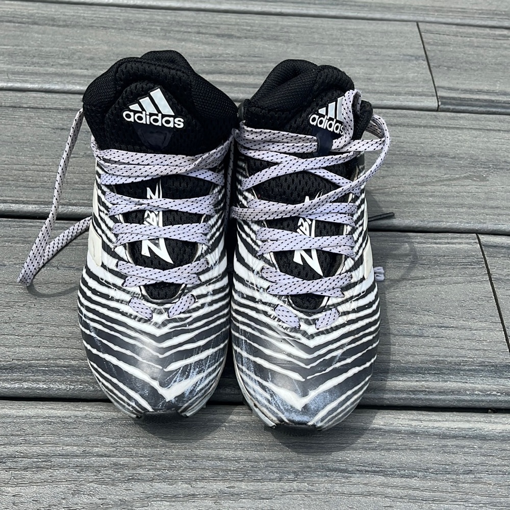 Football cleats boys size 4